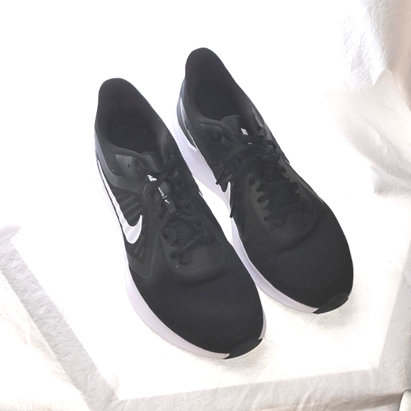 Nike Downshifter 11 Size 12 EUC - Picture 7 of 10